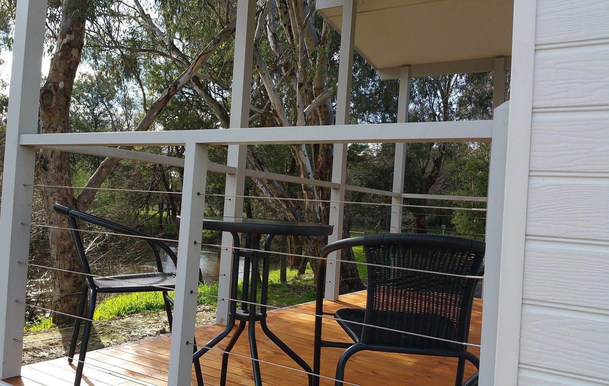 Yea Riverside Caravan Park Bagian luar foto