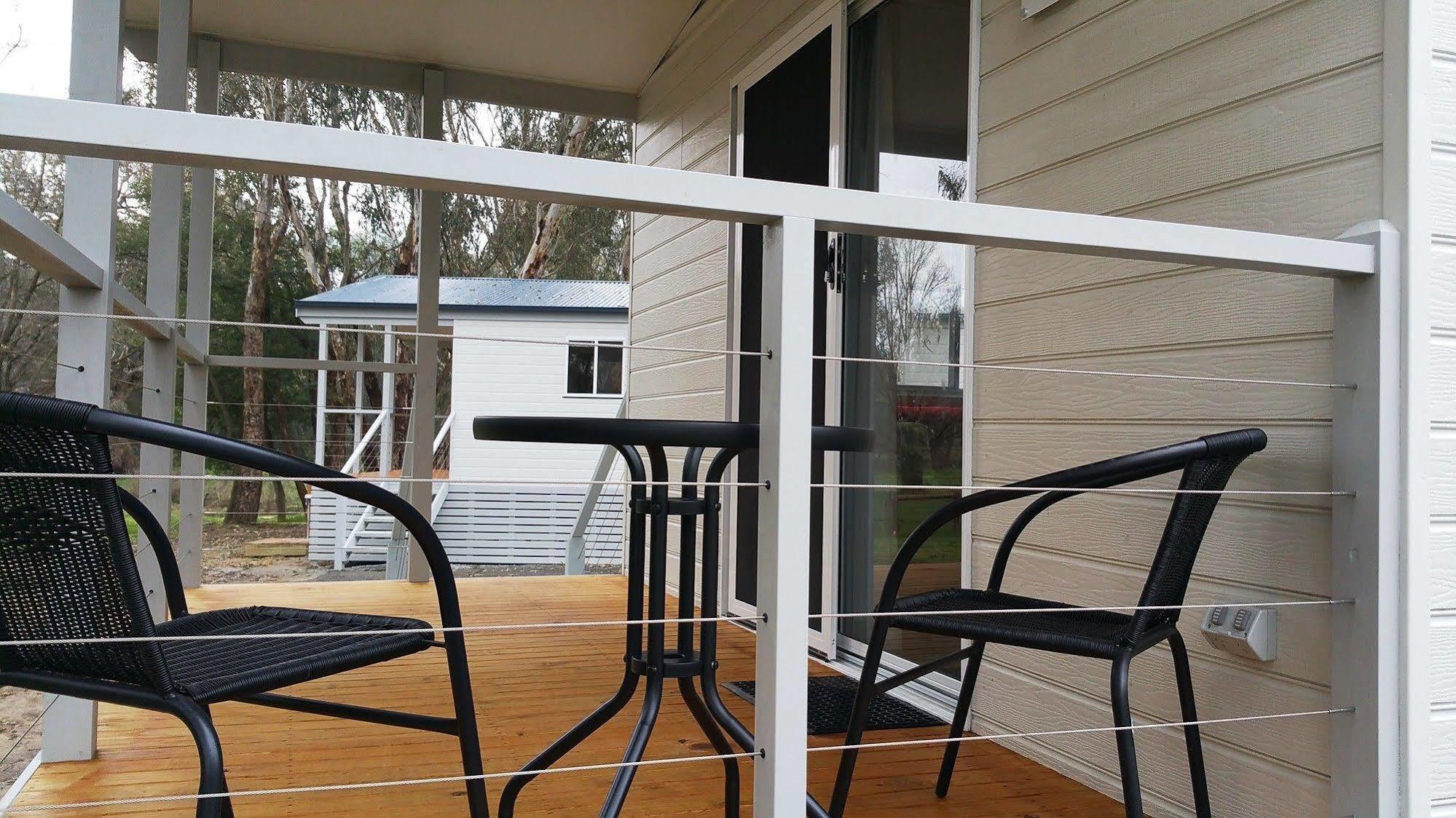 Yea Riverside Caravan Park Bagian luar foto