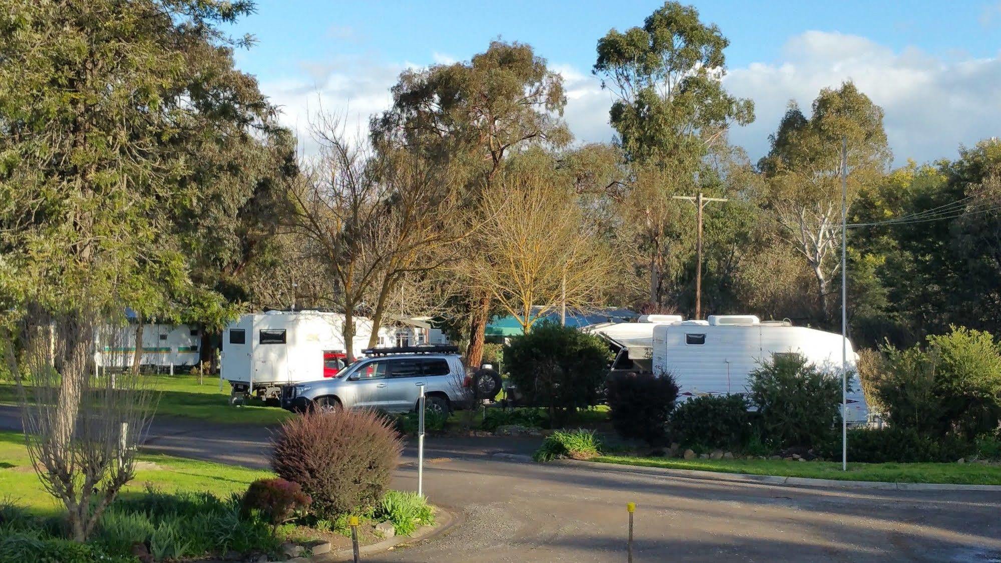 Yea Riverside Caravan Park Bagian luar foto