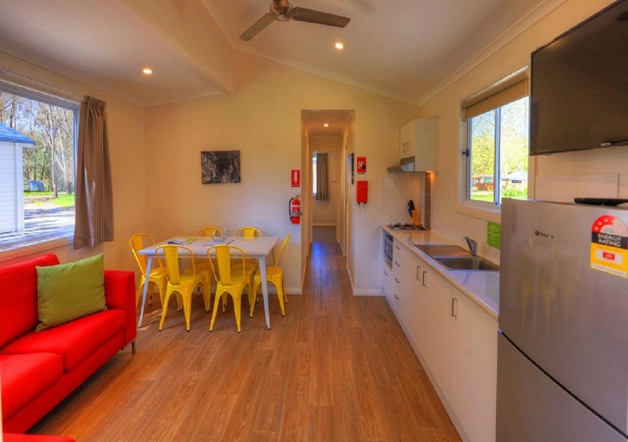 Yea Riverside Caravan Park Bagian luar foto