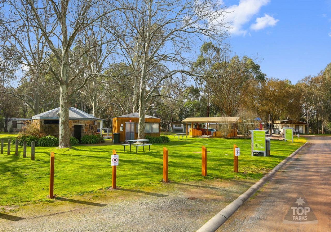 Yea Riverside Caravan Park Bagian luar foto